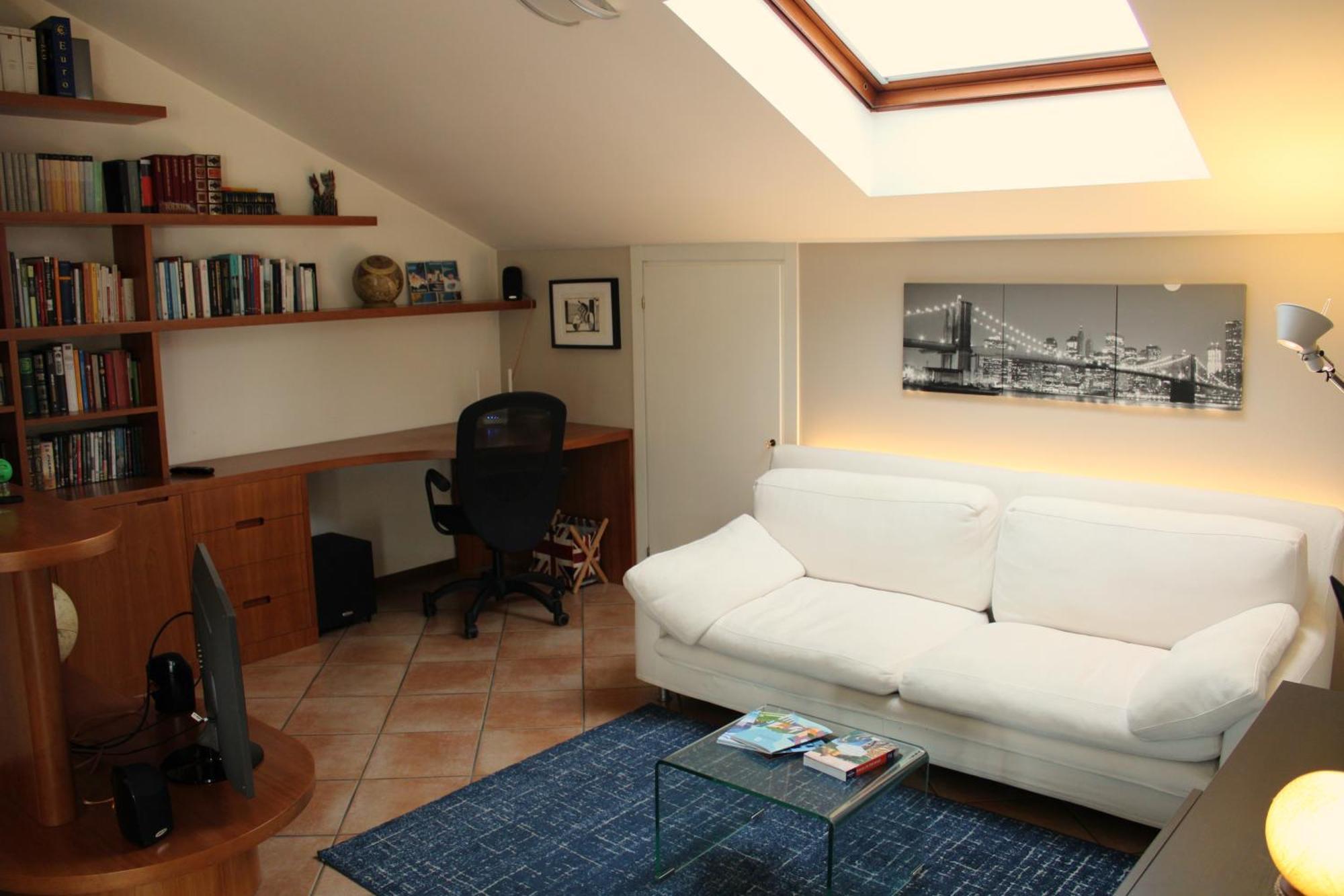 לקו Bright Penthouse Close To Center With Terrace And Lake View מראה חיצוני תמונה